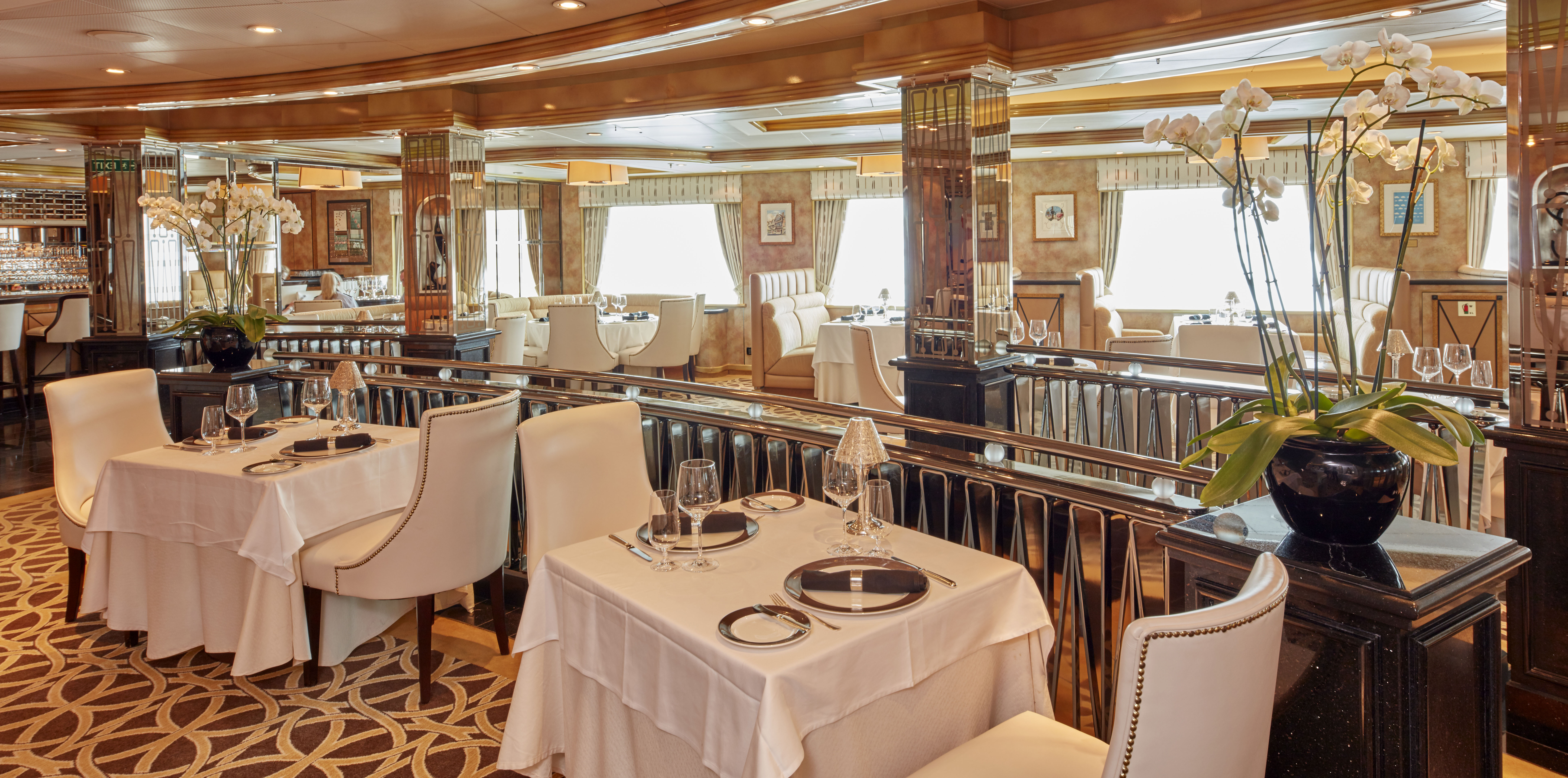 Cunard - Queen Elizabeth - The Verandah.jpg